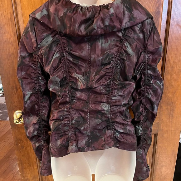 SoLo Moda puffy ruched sleeves stand up collar amethyst zip front jacket size 2 - Picture 7 of 14